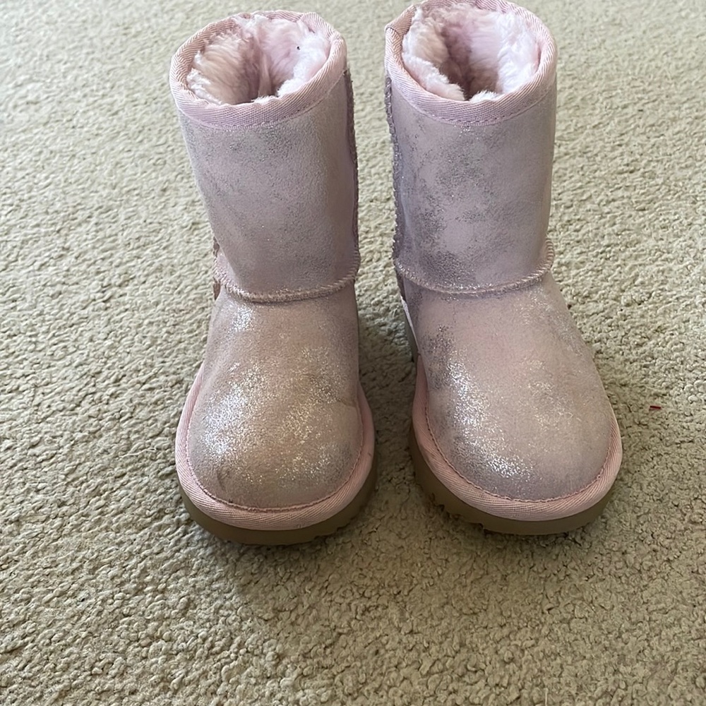 Toddler pink Uggs
